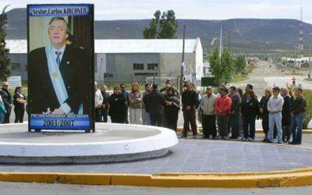 Ca�ad�n Seco rindi� homenaje a Kirchner