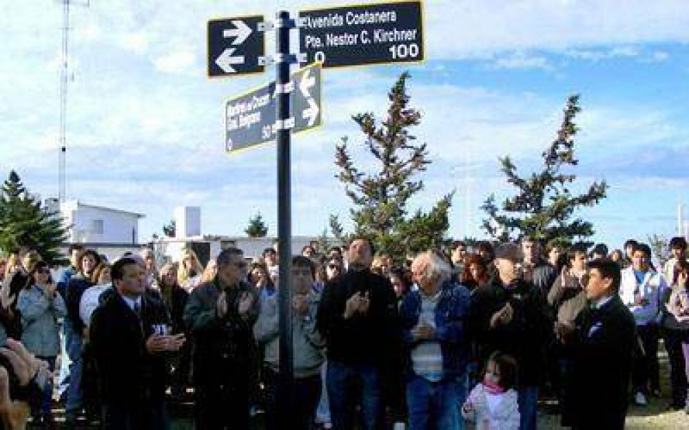 N�stor Kirchner, el nombre de la costanera de Caleta