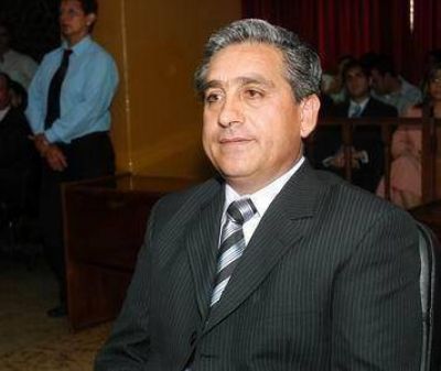 Atentado contra el veh�culo del senador por Santa Rosa