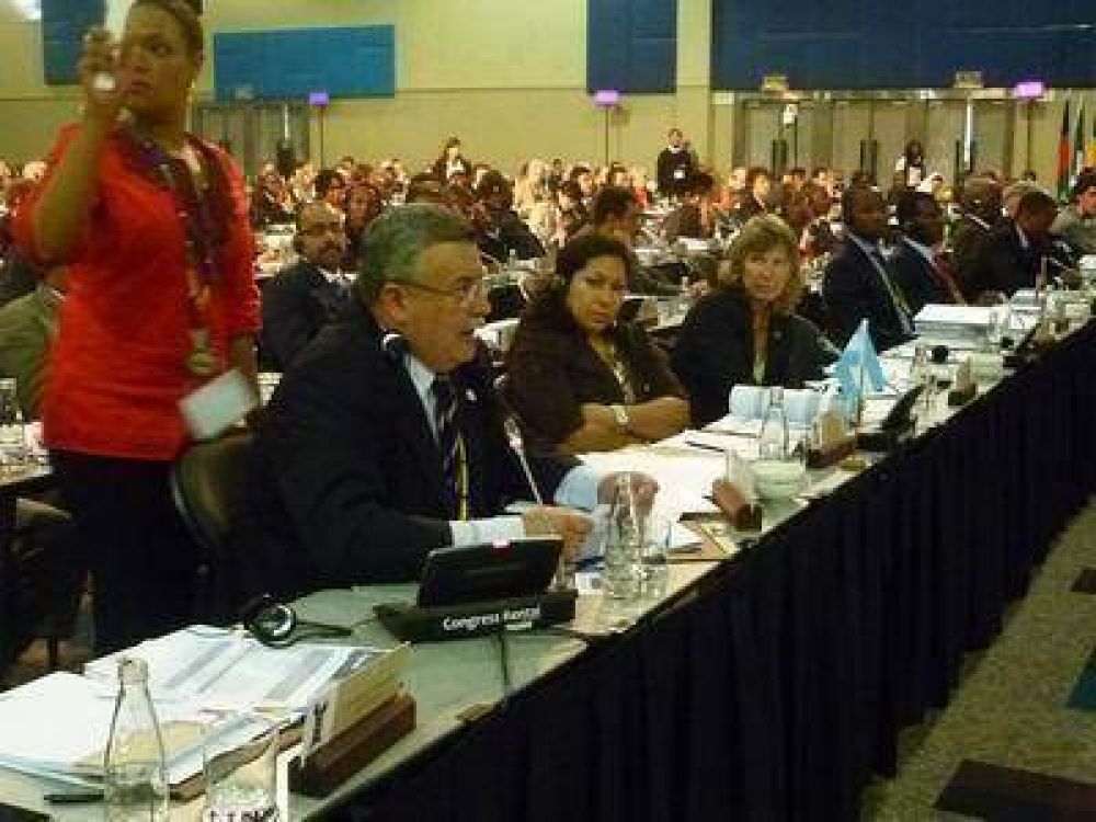 Pernasetti en congreso internacional