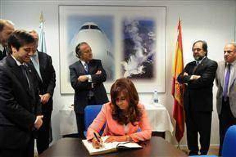 Embajada paralela, tambi�n en Espa�a