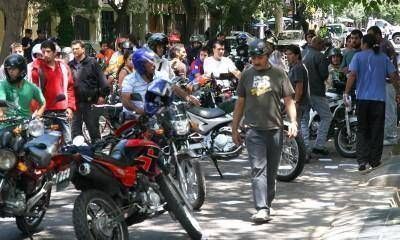 Los motociclistas protestan contra medidas adoptadas por Fayad