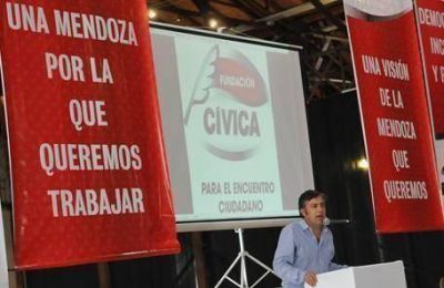 Cornejo atac� duro a Jaque y dijo que "el PJ mendocino es mal�simo gobernando"