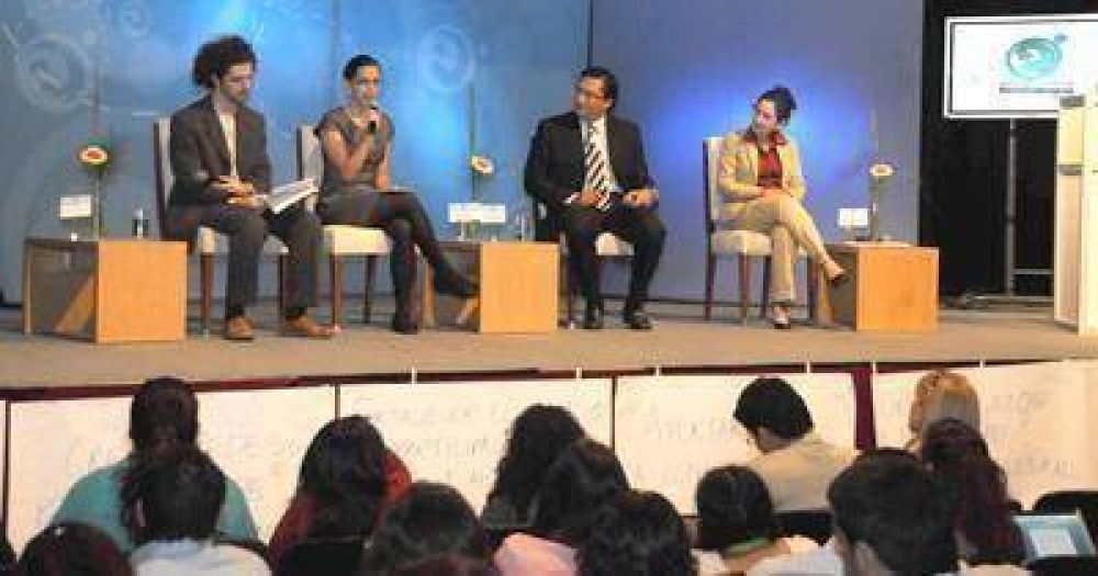 J�venes de las Am�ricas debaten sobre los temas que les preocupan