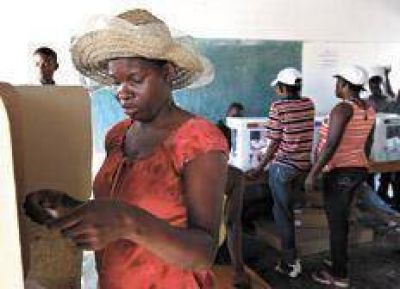 Hait�, votaci�n y protesta