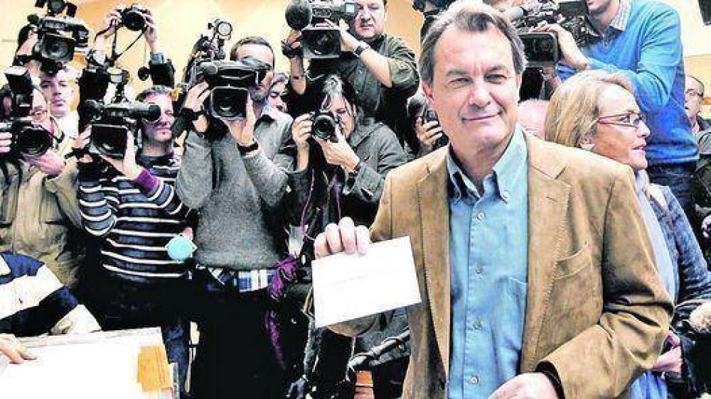 Los socialistas pierden en Catalu�a y se complica el futuro de Zapatero