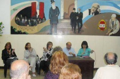 Radicales realizaron acto en el D�a de la No Violencia contra la Mujer