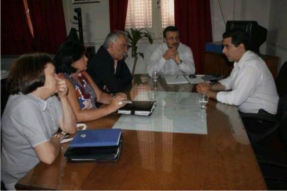 Nueva reuni�n  Avanzan las gestiones entre Chevallier y el Municipio para implementar el nuevo sistema de becas para el boleto universitario