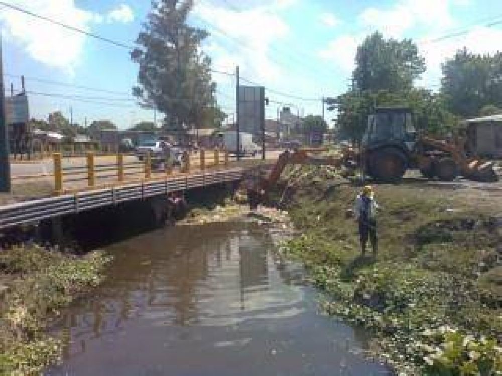 TRABAJOS EN BARRIOS DE ALTE. BROWN