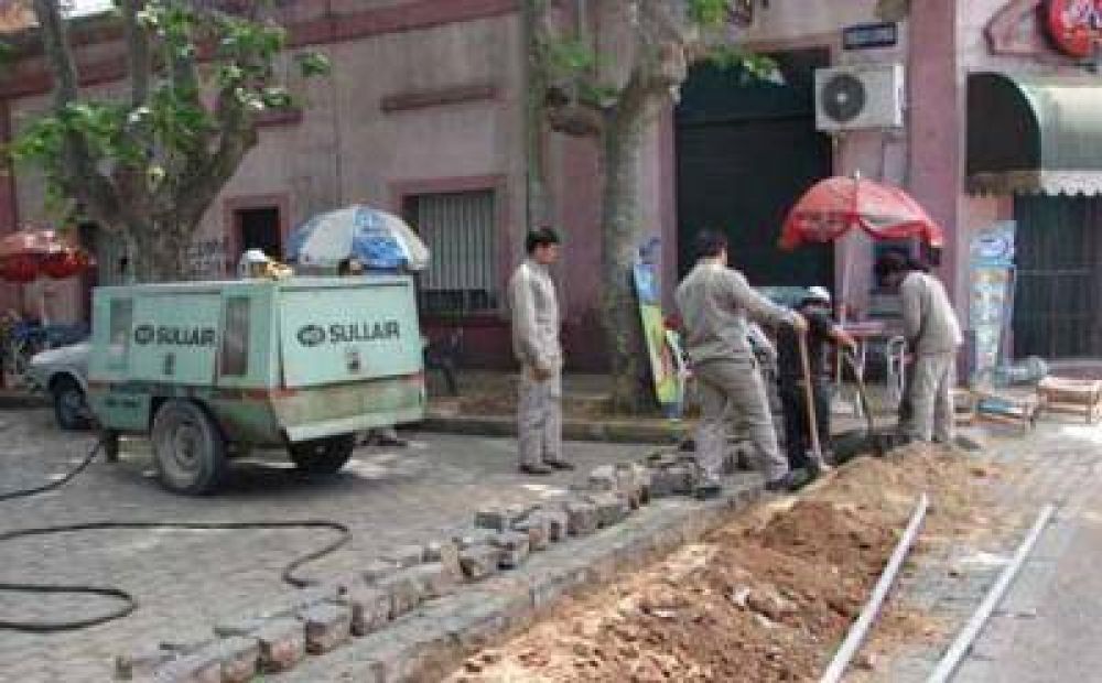 Comenz� el cableado para colocar los sem�foros en la Avenida Arias