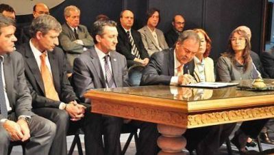 Schiaretti prohibir� por ley futura venta de tierras de Parque Las Tejas