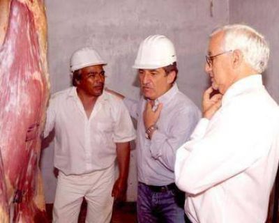 Llega Urribarri a la ciudad para hablar del puerto