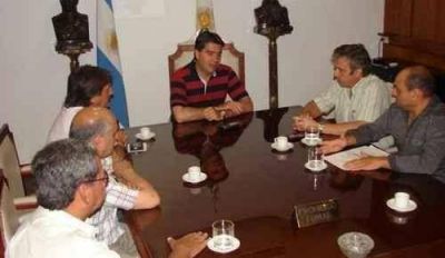 El gobierno lanzar� antes de fin de a�o el proceso de paritarias