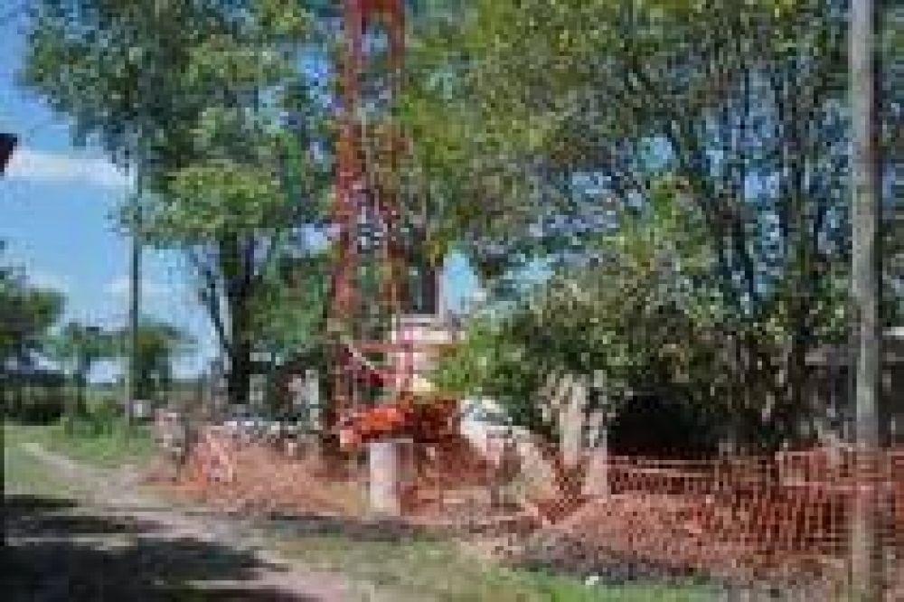 Ser�n cubiertos por ABSA Ampl�an las redes de agua potable en barrios varelenses