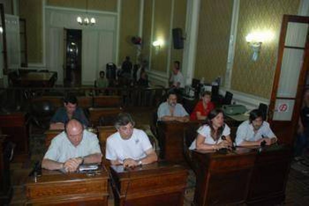 El intento del oficialismo no result� No dieron qu�rum y el presunto plan del Ejecutivo se trunc�