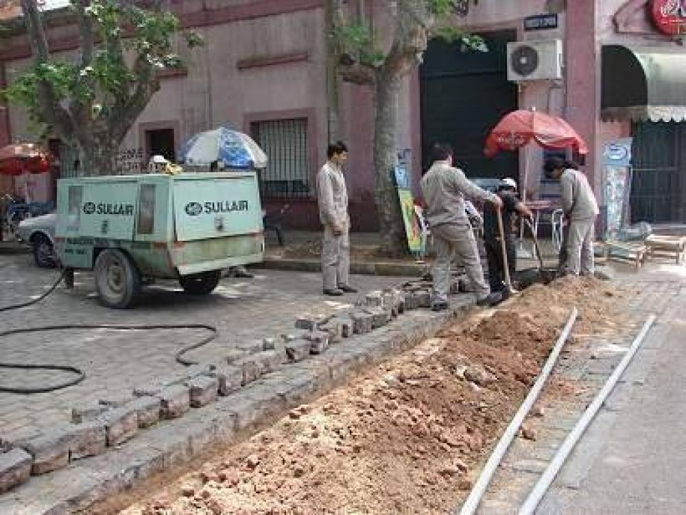 Comenz� el cableado para colocar los sem�foros en Arias