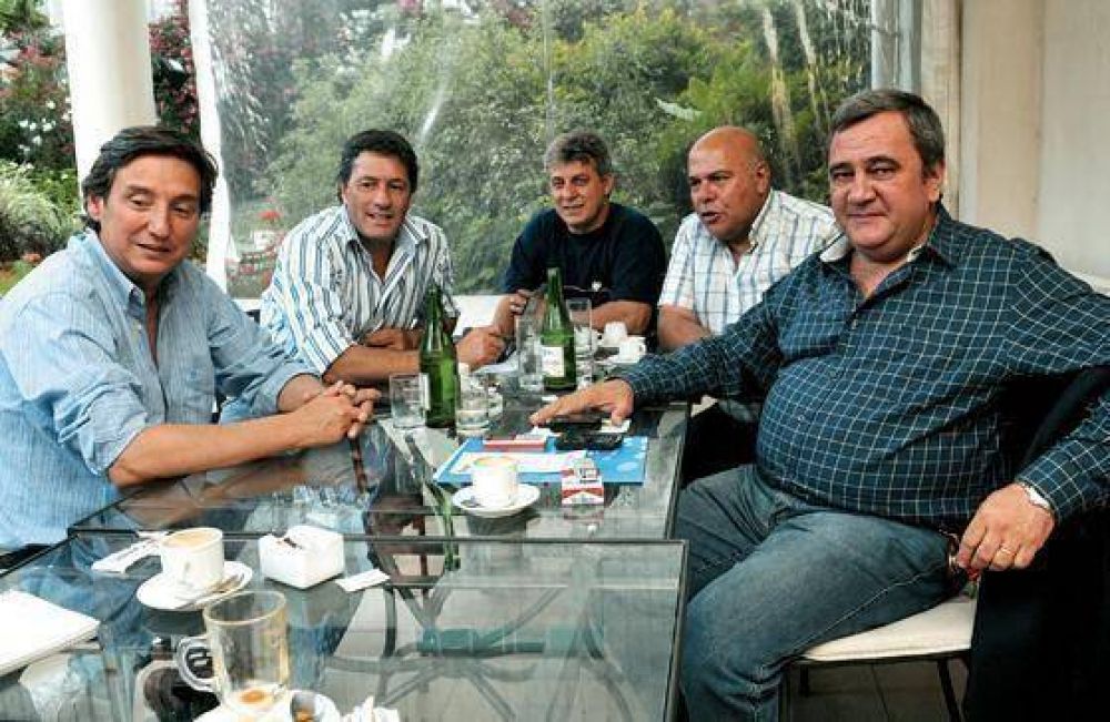 Intendentes del PJ le reclamaron a Jaque que gobierne y que acalle las internas