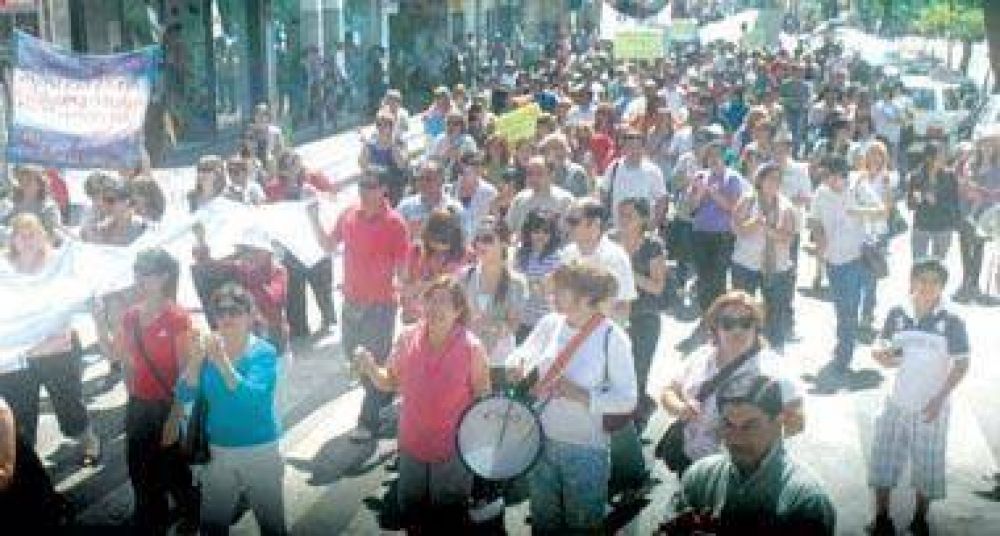 Fuerte rechazo docente a la Resoluci�n paritaria 1806