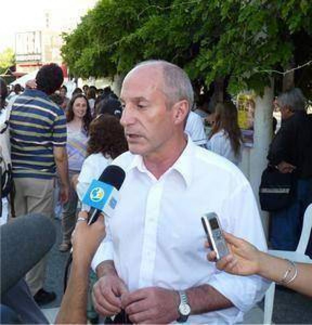 El flamante ministro reconoce el d�ficit edilicio del Molas