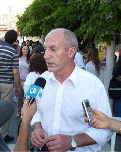 El flamante ministro reconoce el d�ficit edilicio del Molas