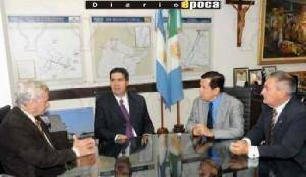 Insfr�n y Colombi, ausentes en reuni�n de gobernadores