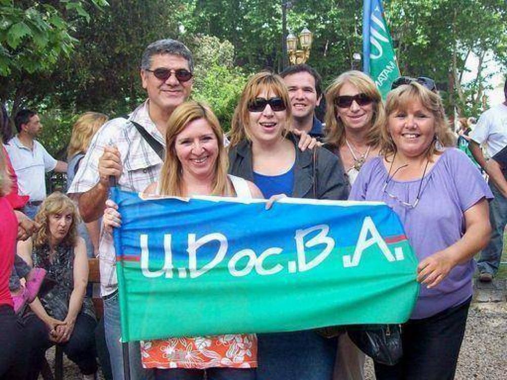 Docentes afiliados a UDOCBA Mercedes se movilizaron: piden �urgente respuesta� a Scioli