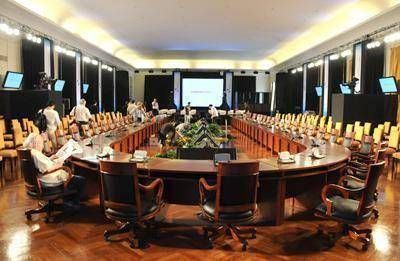 Llegan la Presidenta y los Reyes de Espa�a y ponen en marcha la Cumbre