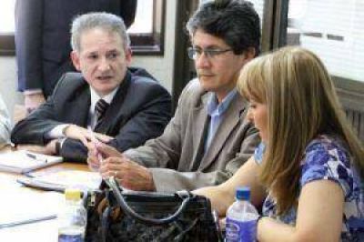 El salario docente se discutir� en 2011 con los 14 sindicatos 
