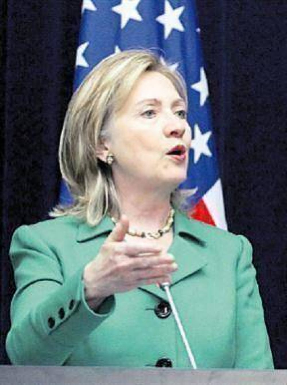 Gesto de Hillary a la Presidenta por los cables