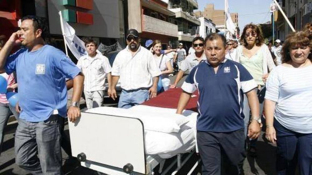 El gremio de ATSA siti� el centro de la ciudad con 10 piquetes 