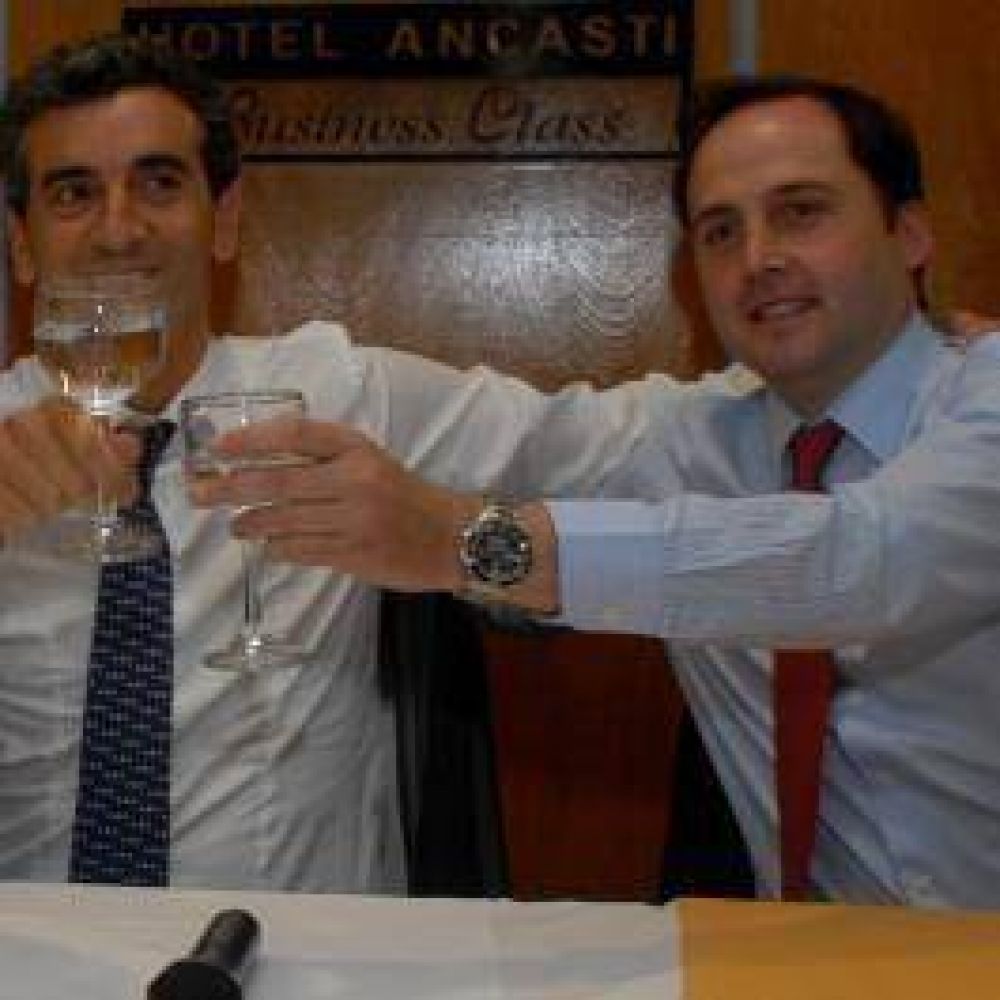 Con un frente amplio: Randazzo le pidi� al kirchnerismo local que recupere el Gobierno provincial 