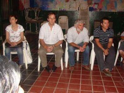 Vecinos de Latino les plantearon a Erreca y Ordosgoyti los problemas de inseguridad que padecen