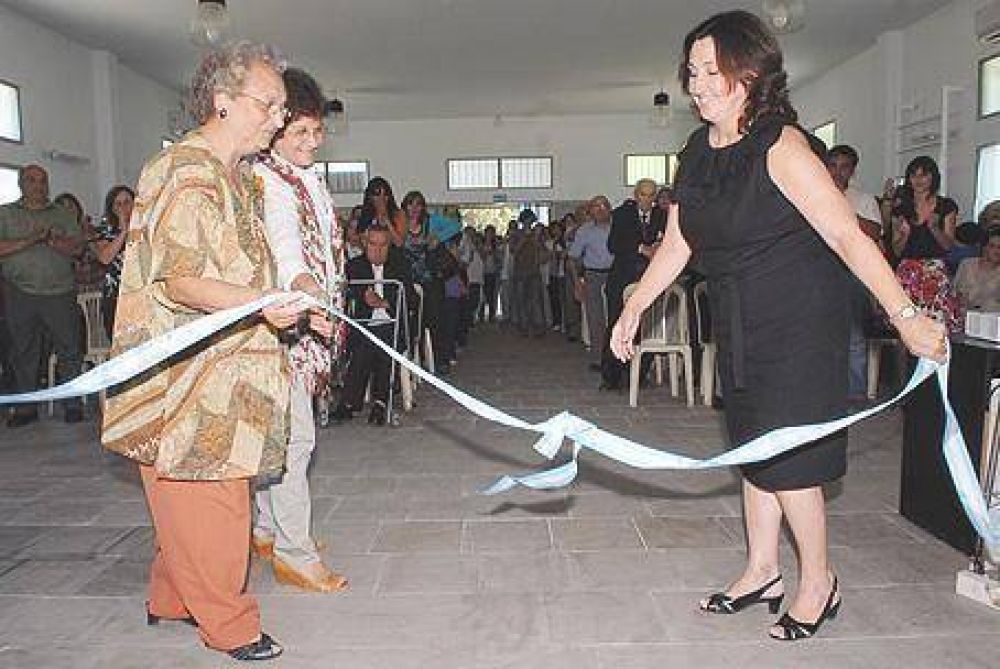 Se inaugur� el Gimnasio Terap�utico de CERELU