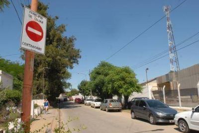 Cambian sentido de calle G�lvez y hay malestar vecinal