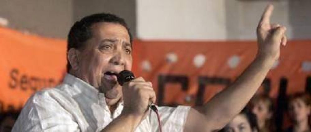 Para D'El�a, Massa y Macri son "buchones de la peor cala�a"