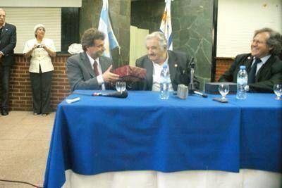 Mujica se reuni� con la colectividad uruguaya