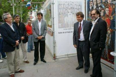 Autoridades recorrieron la Muestra �Cr�nica de la Naci�n Latinoamericana�
