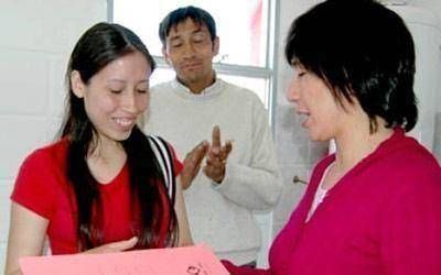 Municipio de Caleta entreg� dos viviendas por cooperativas