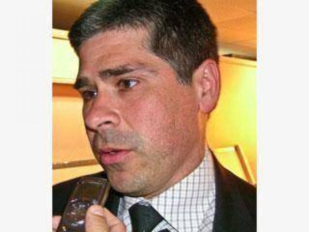 Peralta participar� de la firma del acuerdo minero