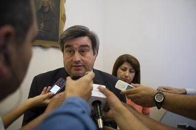 Acu�a dijo que podr�a haber una asistencia