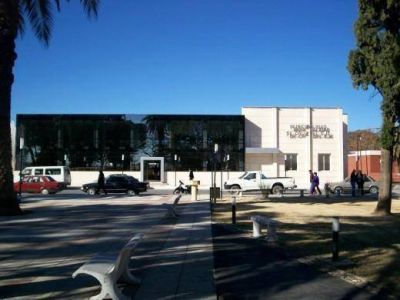 Cruz del Eje, primer municipio en pagar premios a sus agentes