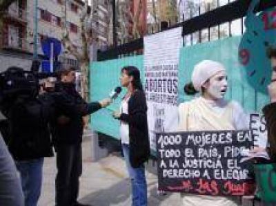 Inician campa�a de informaci�n contra abortos clandestinos