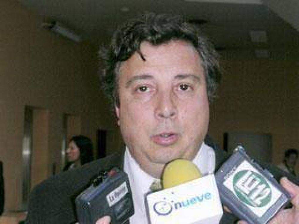 M�ndez advirti� que con �retoques� a ley previsional �no solucionan el tema�