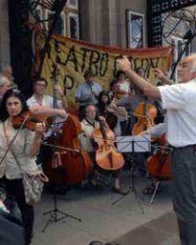 Concierto de protesta de los trabajadores del Col�n