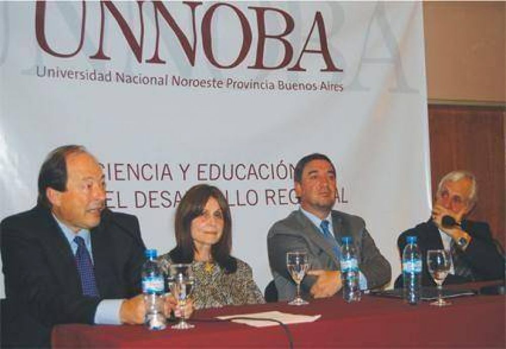 Ex Presidente Pergaminense Justo homenaje de la Unnoba a Arturo Illia