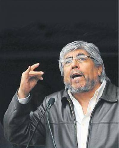 Por el "acoso" de la Justicia, la CGT frena el pacto social