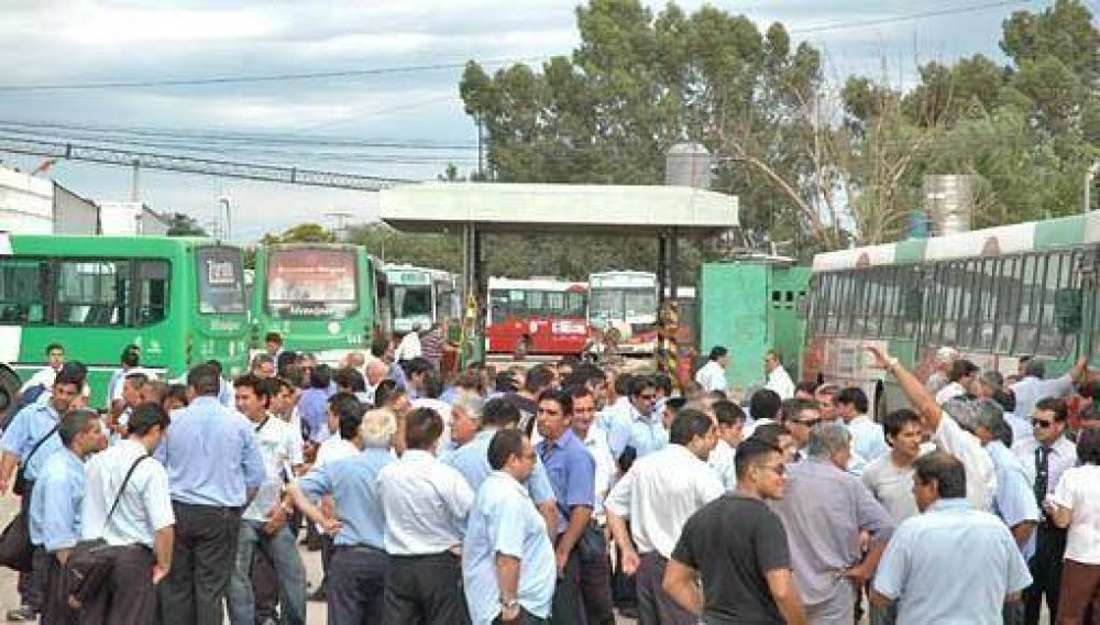 Habr� hoy paros parciales de choferes de Tamse