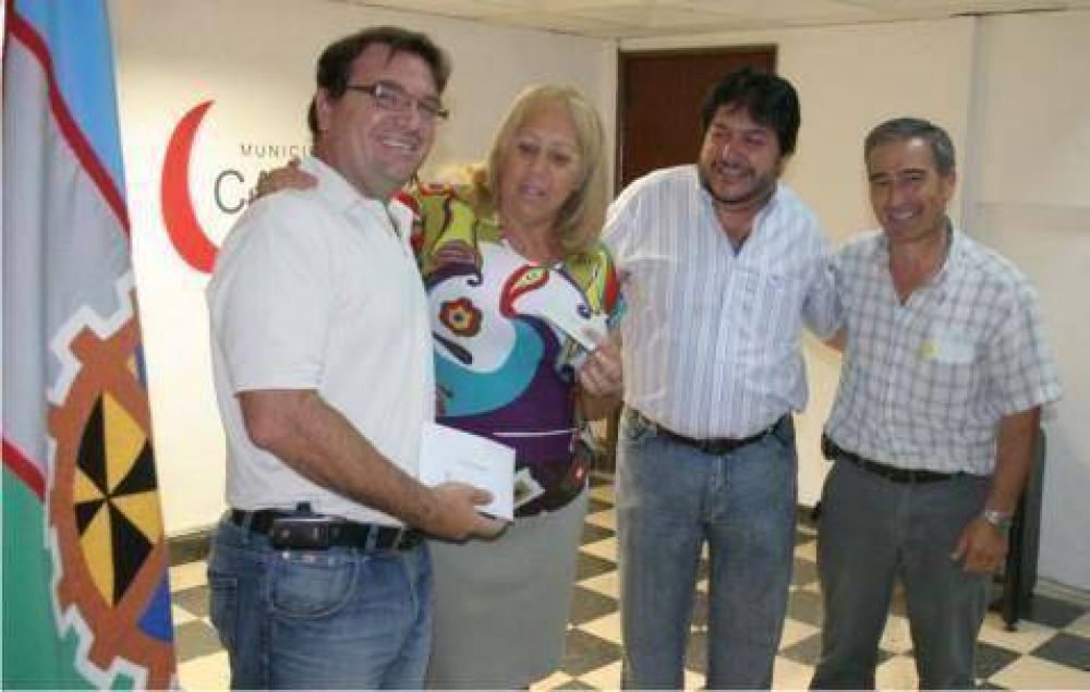 Subsidios provinciales y municipales  La Intendente Giroldi y el Diputado Varela entregaron nuevos beneficios para instituciones de nuestra Ciudad
