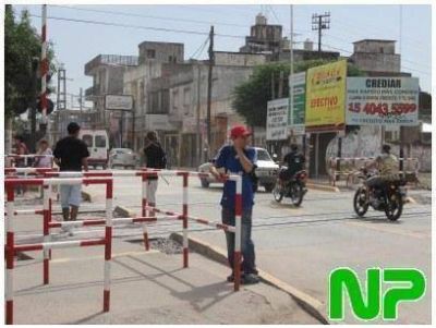 SE HABILIT� EL PASO NIVEL DE AV. DIRECTORIO EN TORTUGUITAS