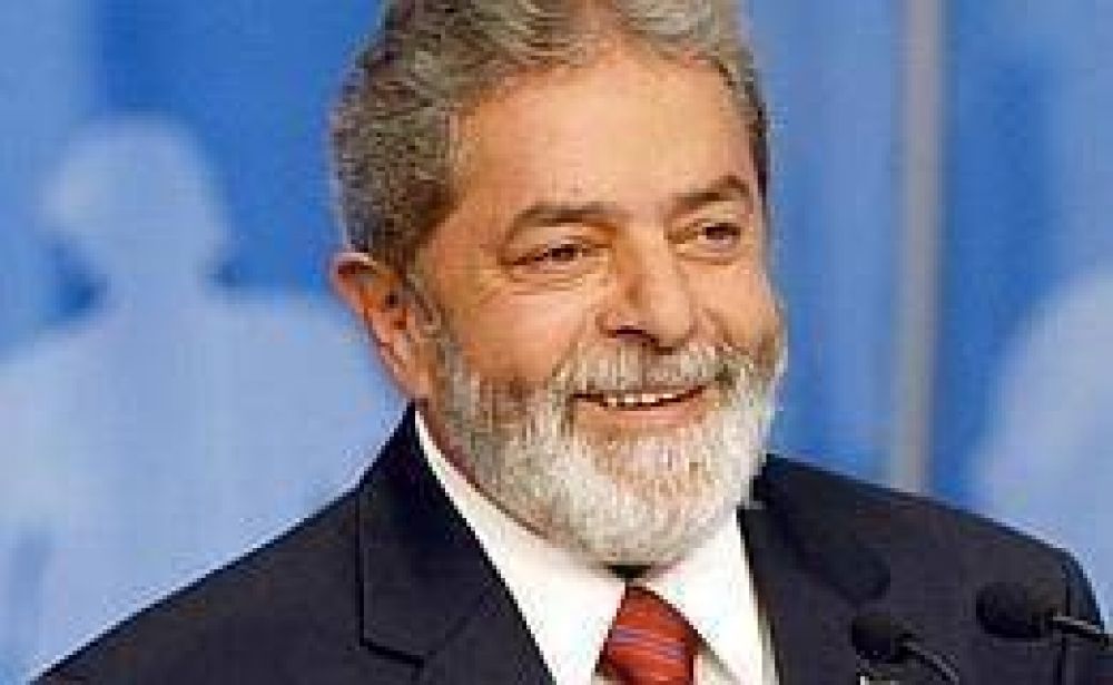 Lula compar� su gesti�n con la construcci�n de la muralla china